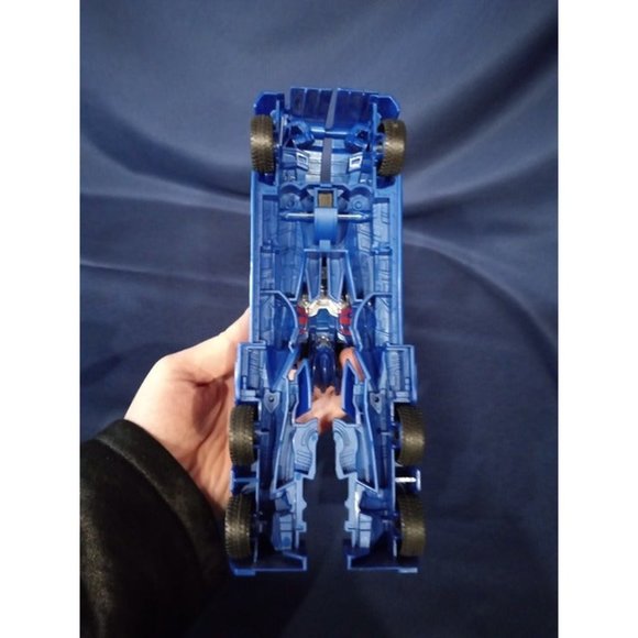 2016 Transformers Titan Changers Optimus Prime Autobot Figure - Picture 5 of 6